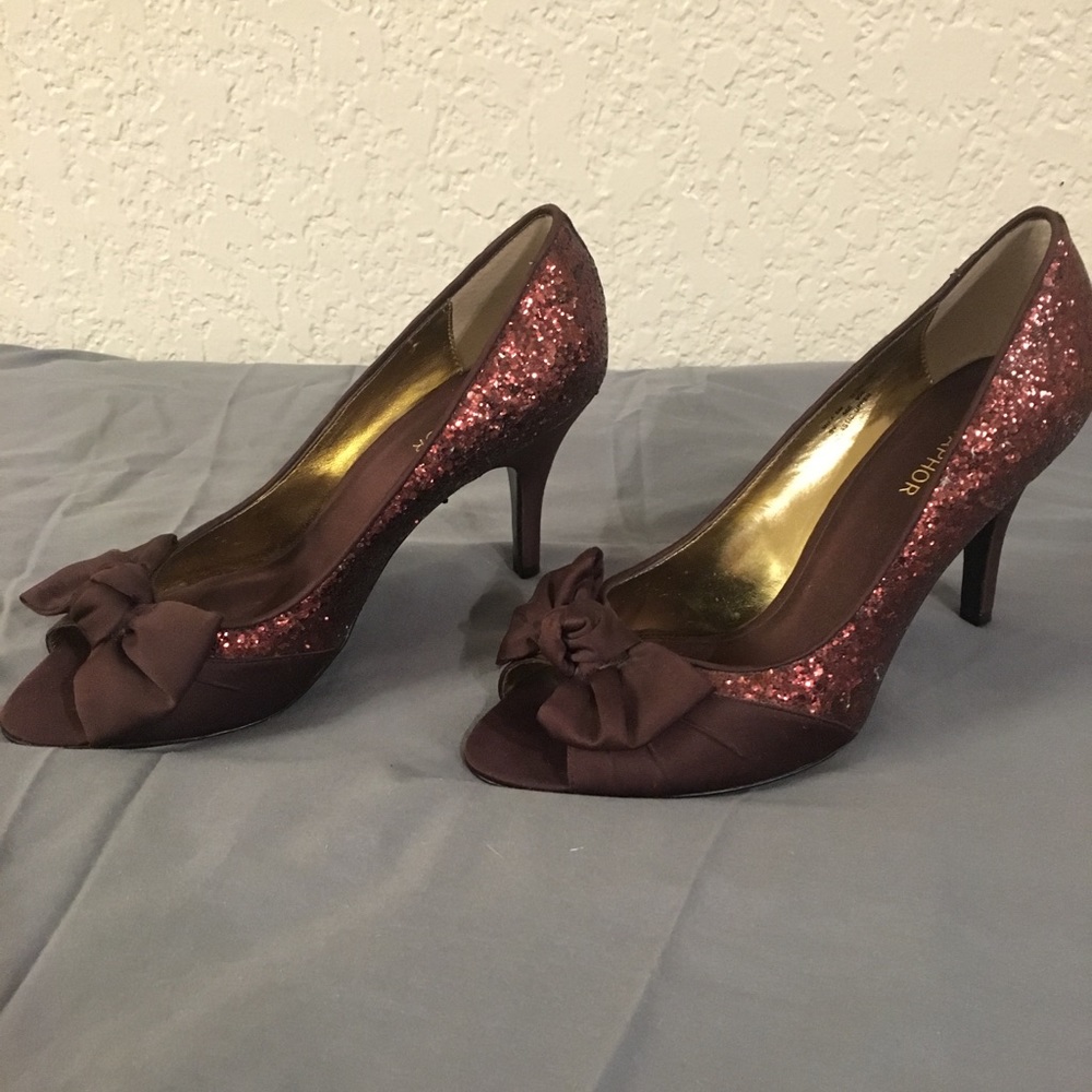 Brown Glitter pumps!